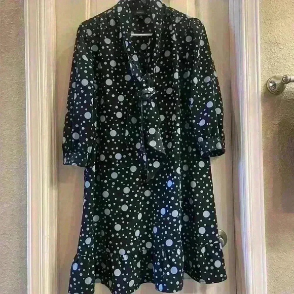 Who What Wear Dresses & Skirts - Who What Wear navy blue and lighter blue polka dot dress size Medium. Worn once.